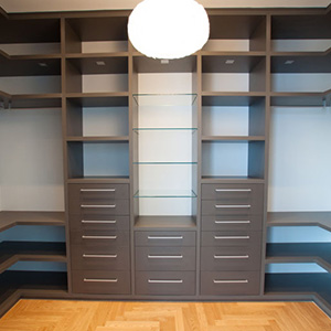 Begehbarer Kleiderschrank